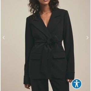 Elegant Favorite Daughter Adrienne belted Black Blazer in EUC